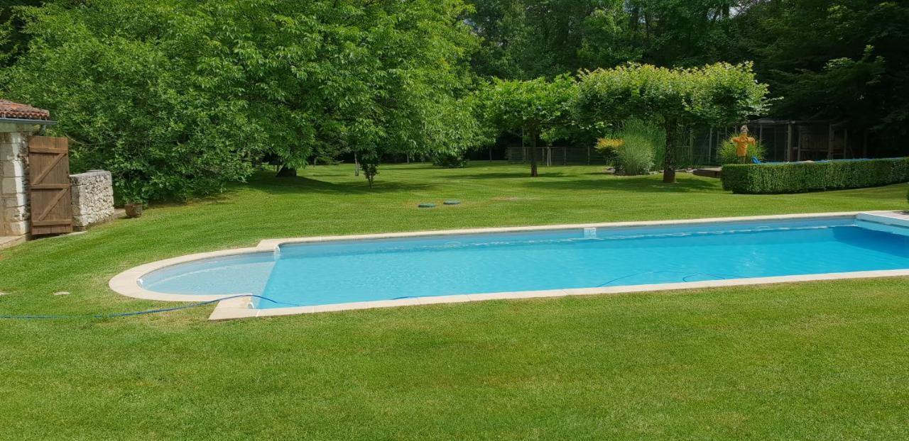 Le Domaine De Merlande -Demeure De Charme Avec Piscine La Lande (Dordogne) Exterior photo